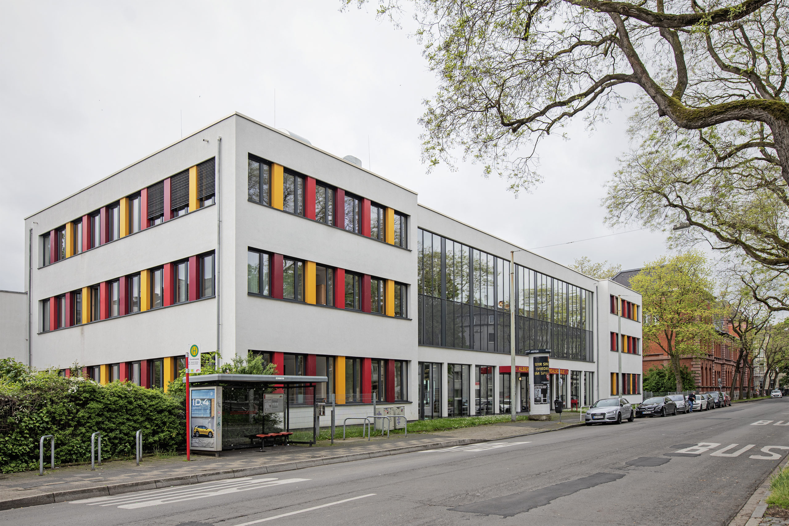 Der Förderverein der Albert-Schweitzer-Realschule freut sich sehr über eine Spende