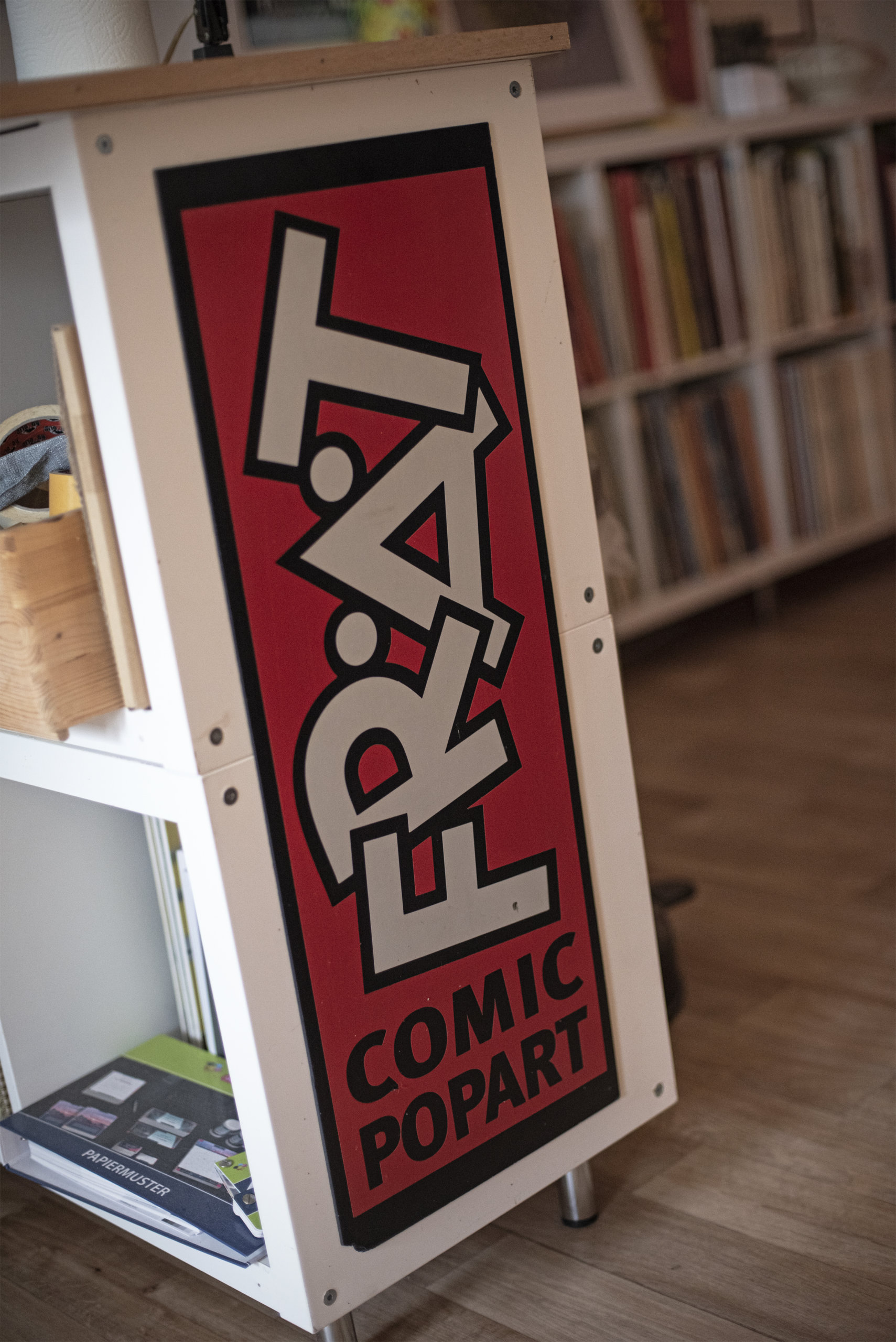 Alfred Smeets ist Frät. Für den Comic-Popart-Künstler ist Reduktion ein großes Thema: nicht nur in seiner Kunst am Digitalisierbrett, sondern auch im Privaten.