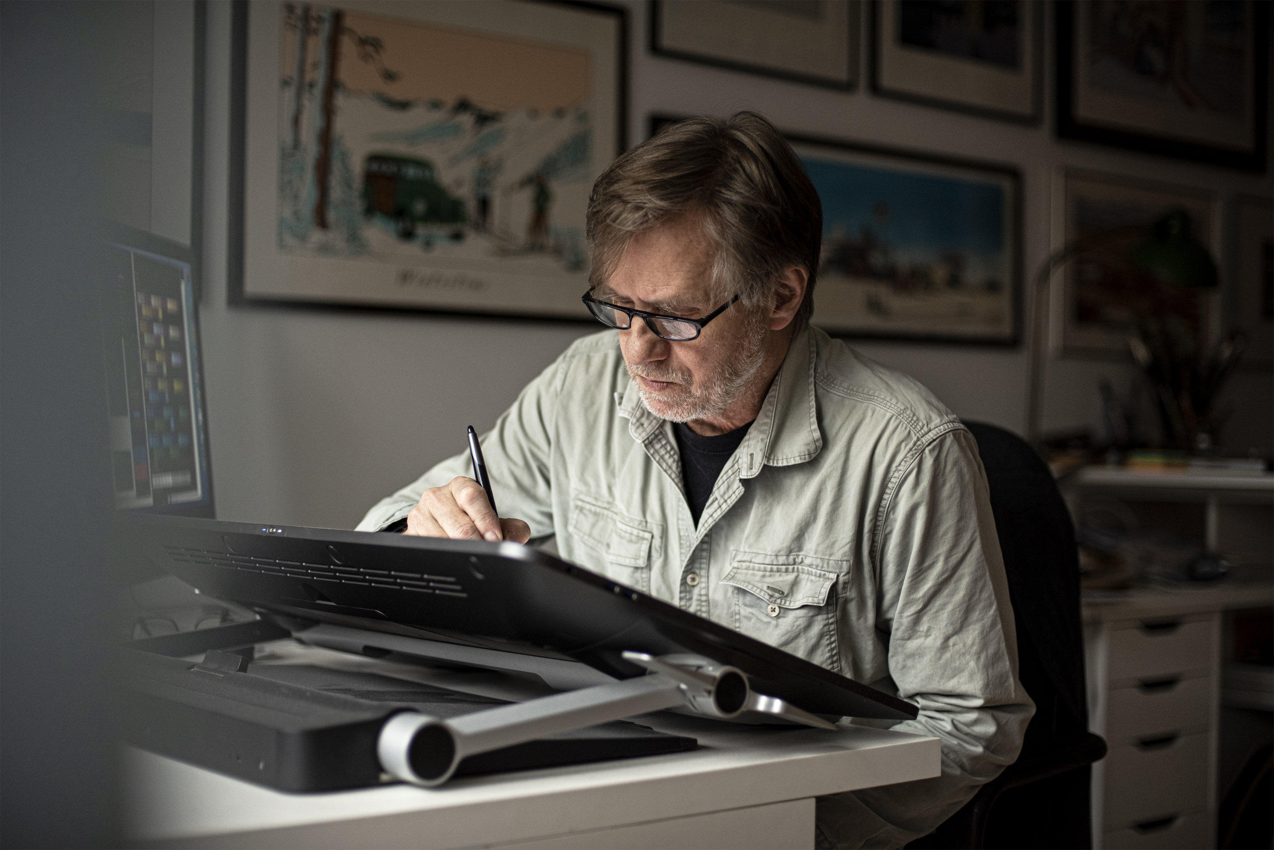 Alfred Smeets ist Frät. Für den Comic-Popart-Künstler ist Reduktion ein großes Thema: nicht nur in seiner Kunst am Digitalisierbrett, sondern auch im Privaten.