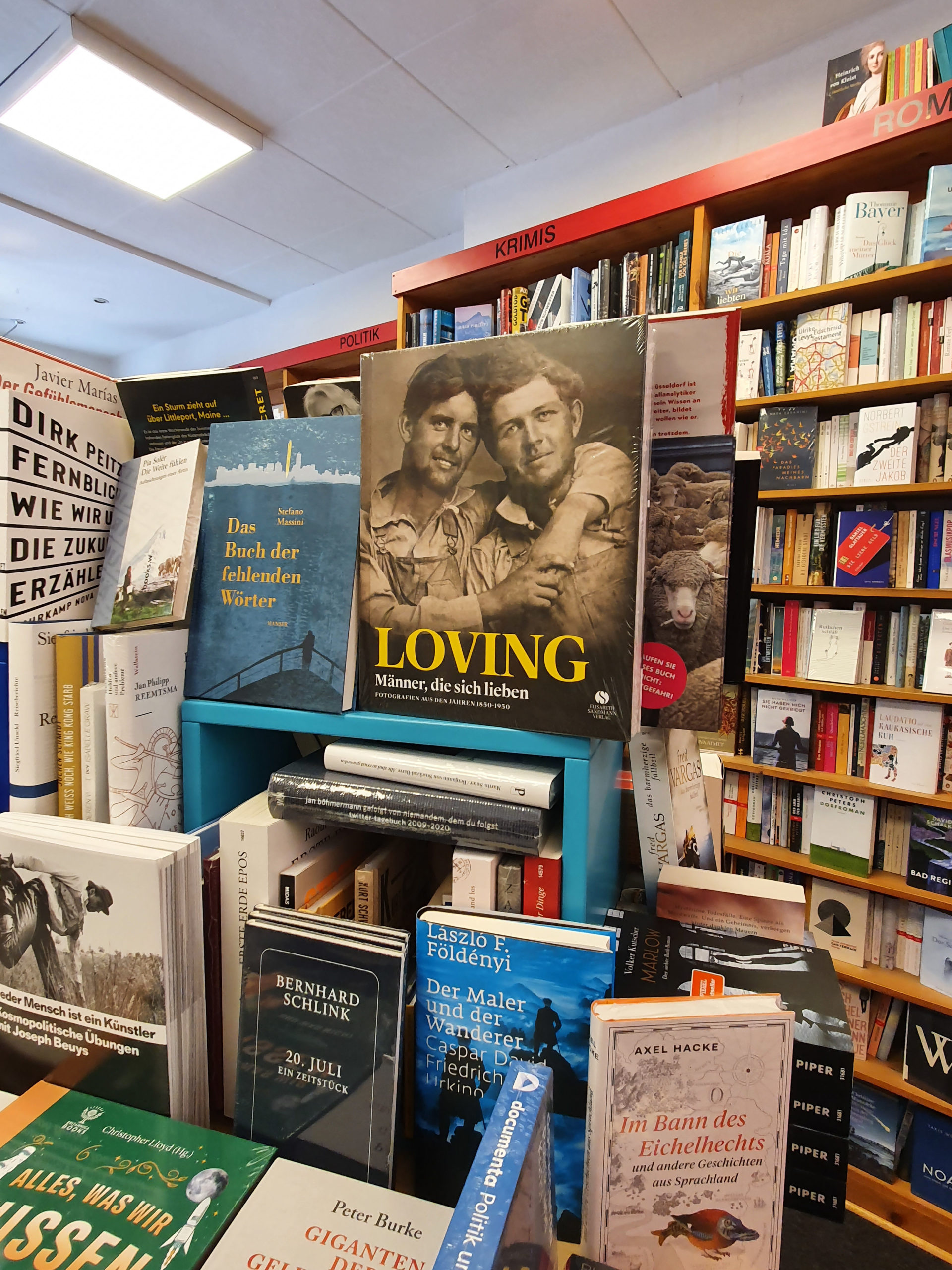 Der andere Buchladen und Cosmas & Damian setzen als alternative Buchhandlungen ganz individuelle Schwerpunkte in Krefelds Literaturwelt.