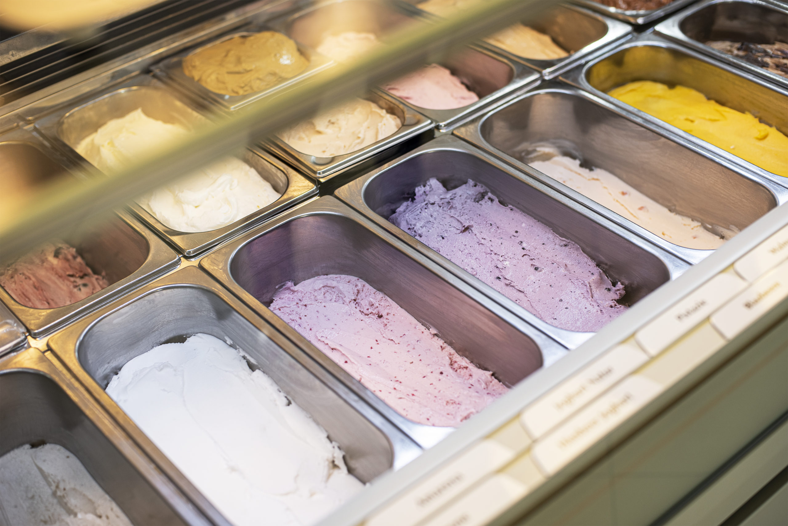 In unmittelbarer Nähe zum Sprödentalplatz führen die Bockumer Klaus und Gerlinde Treecken seit 2005 die Tradition der 1960 gegründeten Eisdiele fort.