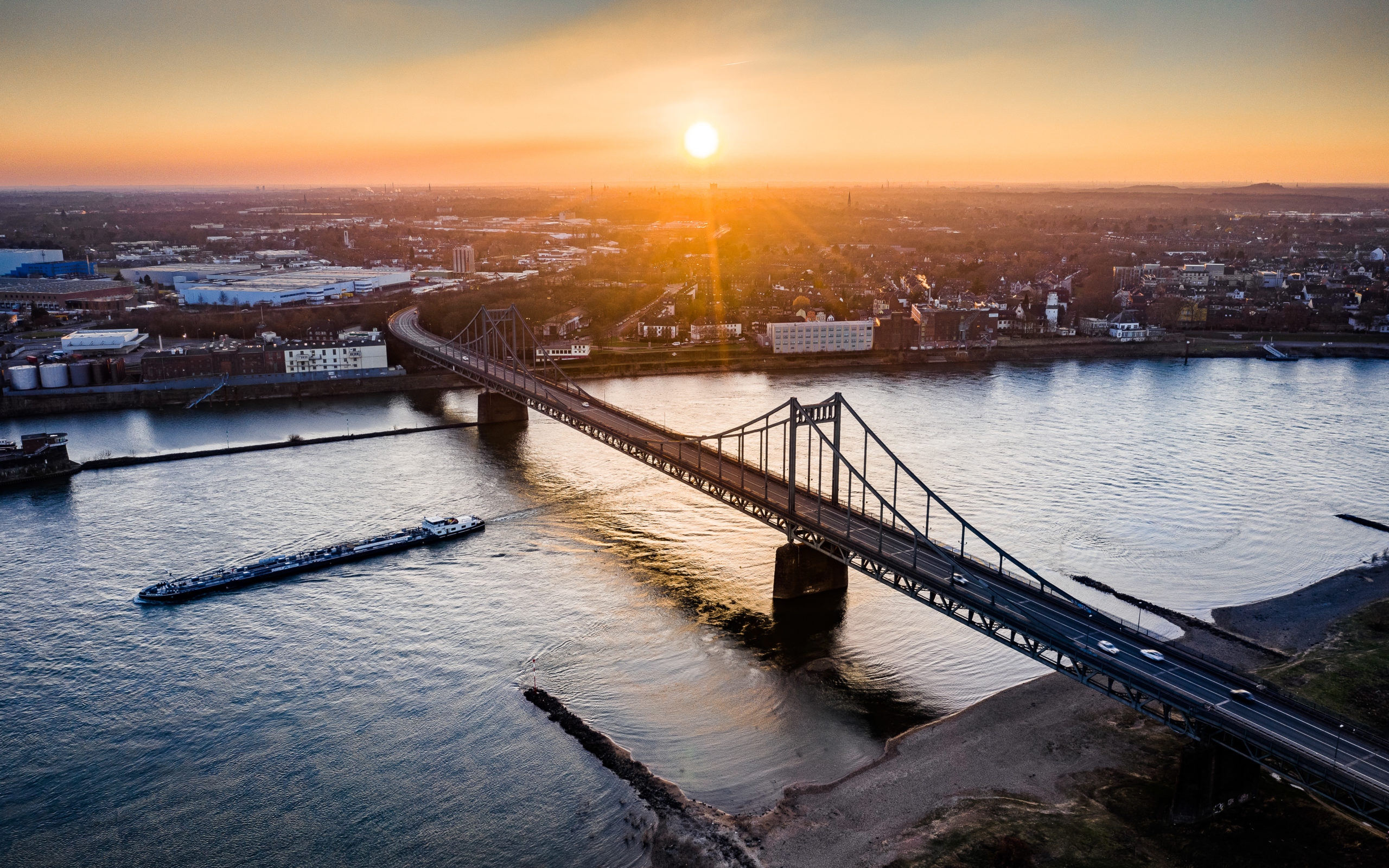 Gereon Römer hat sein Interesse für fremde Länder zum zweiten Beruf gemacht: Der Landschaftsfoto- und Videograf hat mit „Grenzgang“ sein Format gefunden.