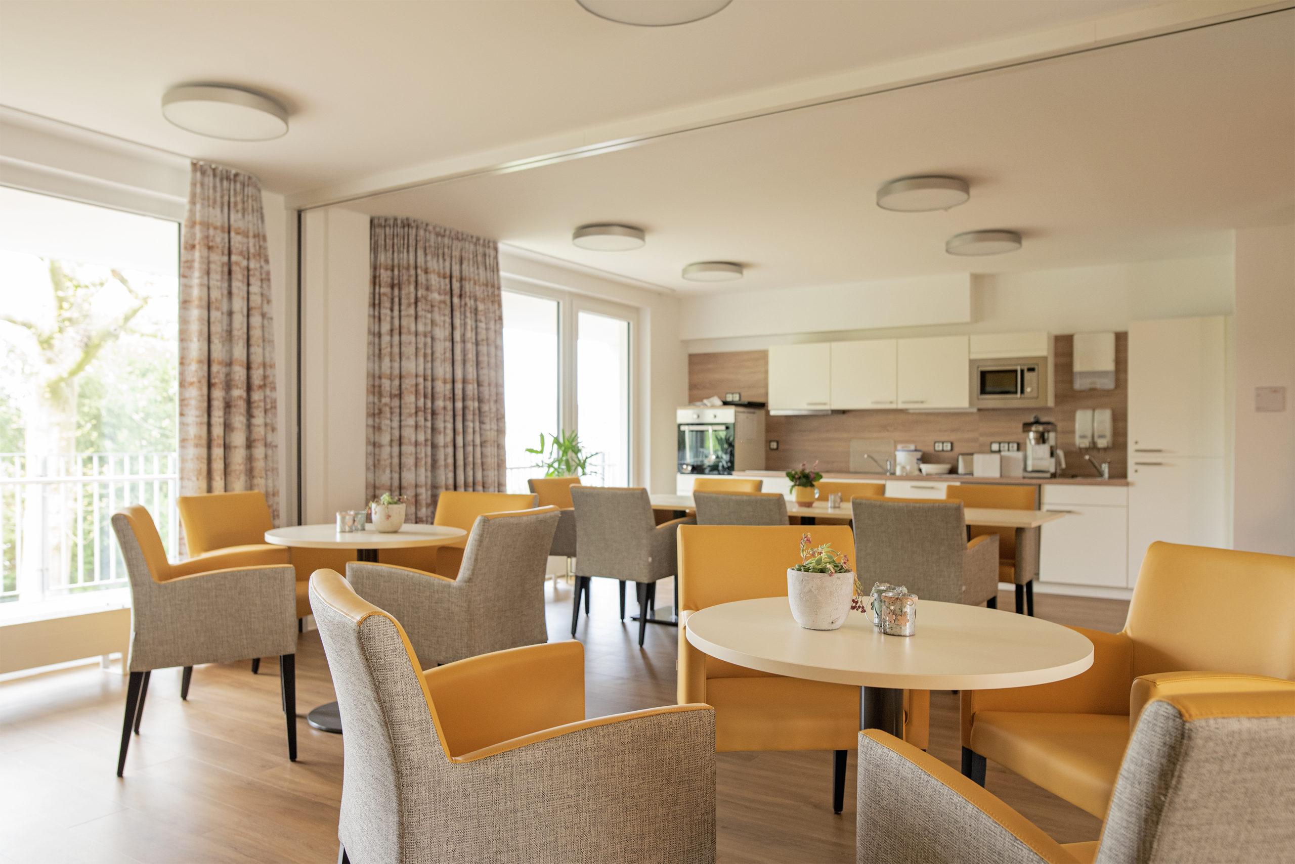 Im modernen, wohnlichen Haus Lindental werden Seniorinnen und Senioren nach neusten Erkenntnissen betreut und versorgt.