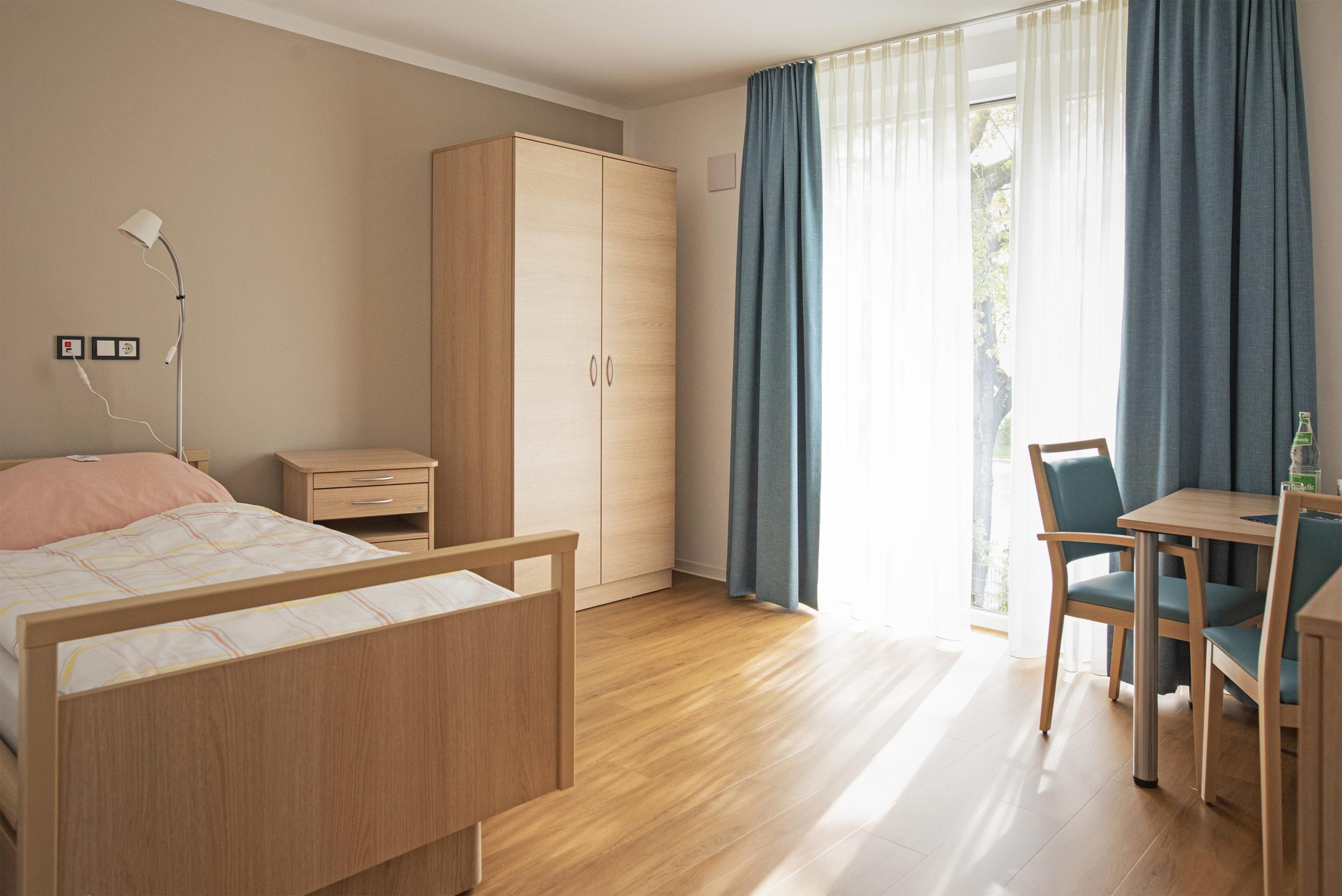 Im modernen, wohnlichen Haus Lindental werden Seniorinnen und Senioren nach neusten Erkenntnissen betreut und versorgt.