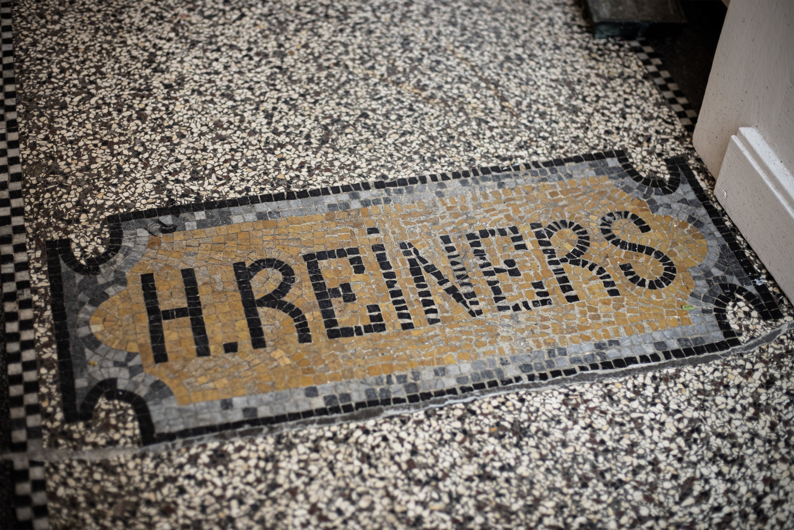 Alexandra und Marcus Schiess bereichern mit ihrem außergewöhnlichen Concept-Store "Herr Reiners" die Krefelder Innenstadt.