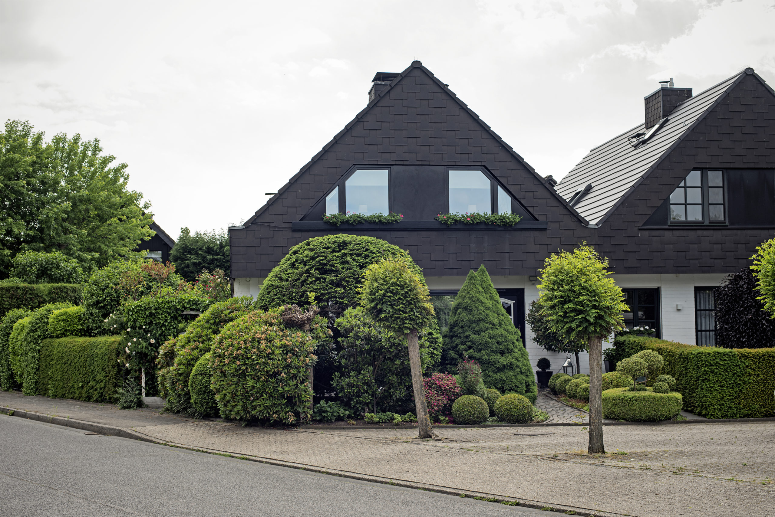Hinter dem unscheinbaren Oelhausenweg in Krefelds Straßennetz verbirgt sich eine wichtige Persönlichkeit: Mundartdichter Heinrich Oelhausen.