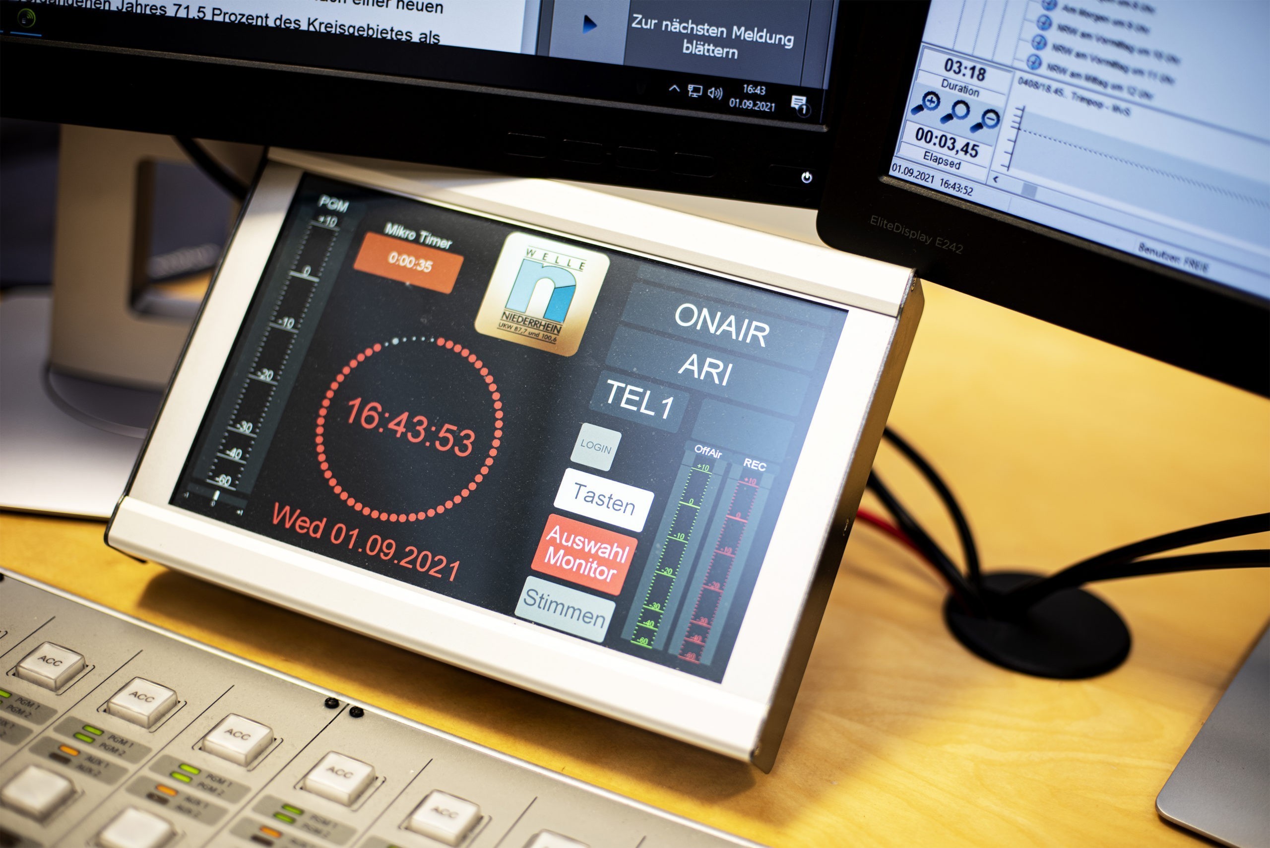 Der Lokalsender Welle Niederrhein prägt das Krefelder Stadtgeschehen seit 30 Jahren. Zum Geburtstag haben wir mit Redaktionsleiterin Anouk van der Vliet gesprochen.