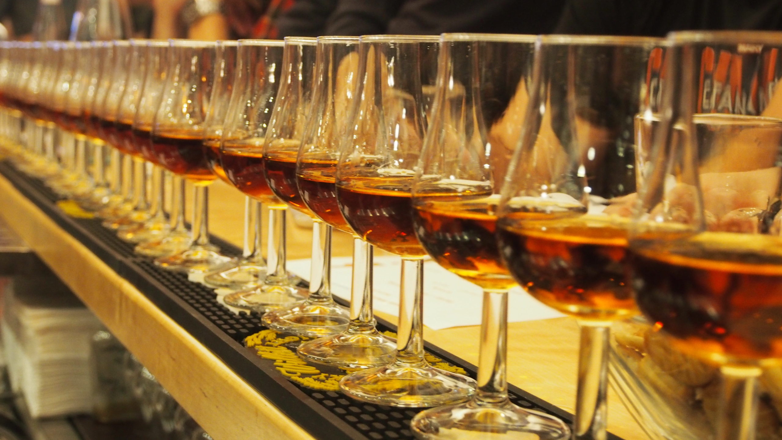 Kempener_Whisk(e)y-Messer_Gläser